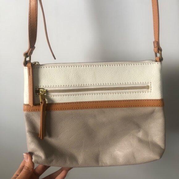 Fossil Fiona Crossbody Bag | Small Leather, Eco-Friendly, Adjustable Str… - Picture 3 of 11